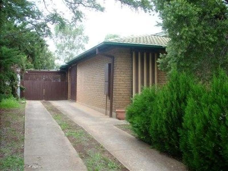 5 Warooka Crescent, Smithfield SA 5114