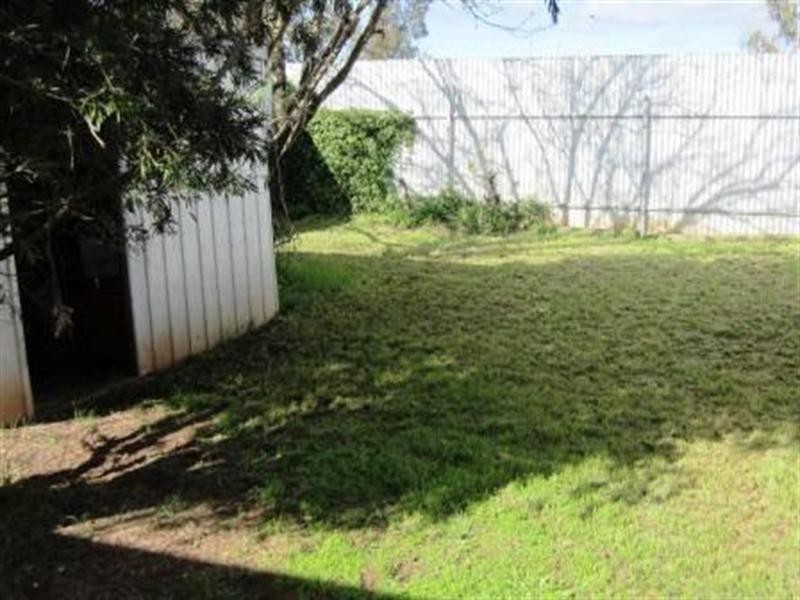 5 Warooka Crescent, Smithfield SA 5114