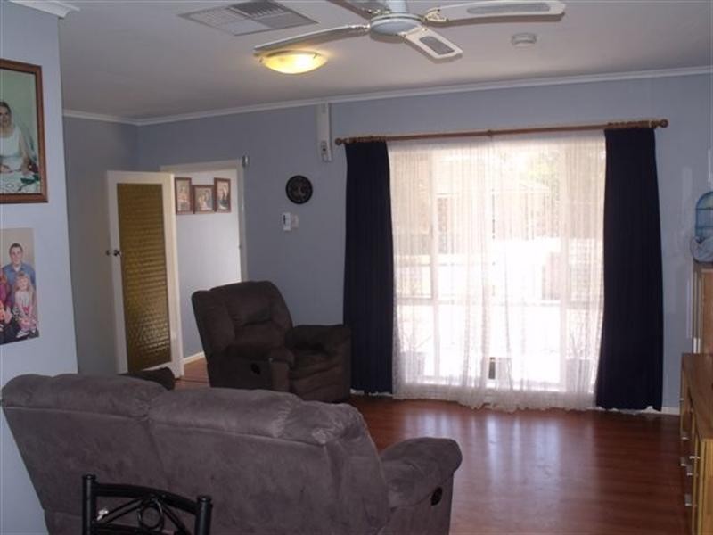 26 Lindsay Street, Elizabeth Downs SA 5113