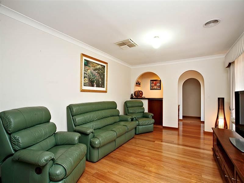 6 Roberts Crescent, Hope Valley SA 5090