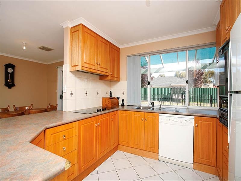 8 Lionel Road, Lewiston SA 5501