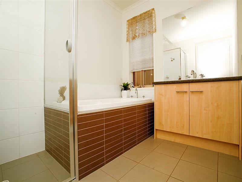 7 Navigator Parade, Smithfield SA 5114