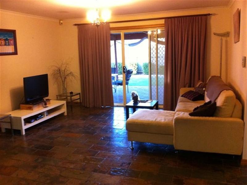 1 Hillier Court, Andrews Farm SA 5114