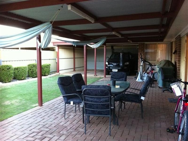 1 Hillier Court, Andrews Farm SA 5114