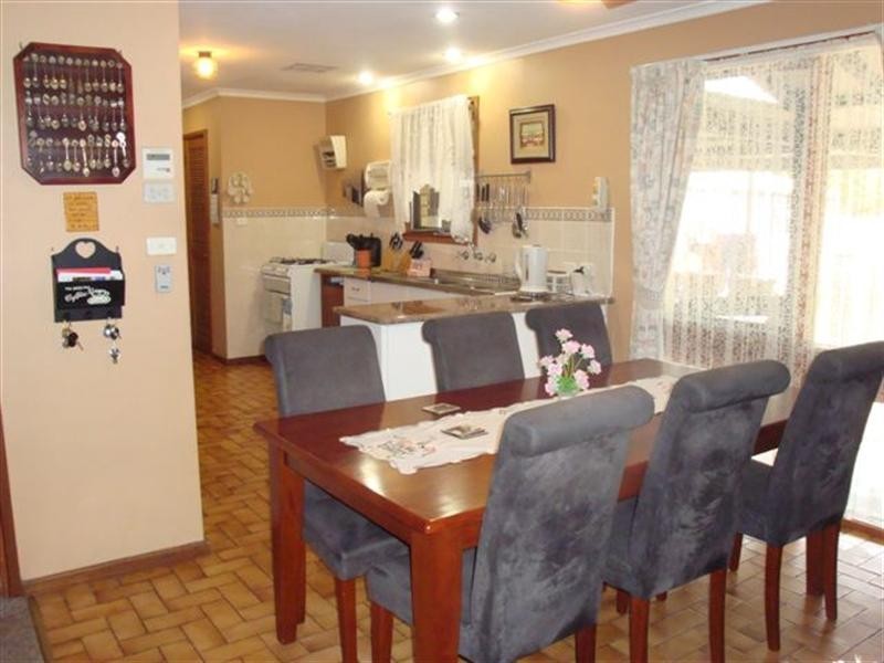 7 Mora Crescent, Smithfield SA 5114