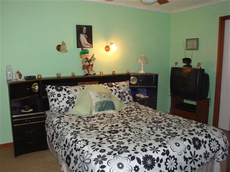 7 Mora Crescent, Smithfield SA 5114