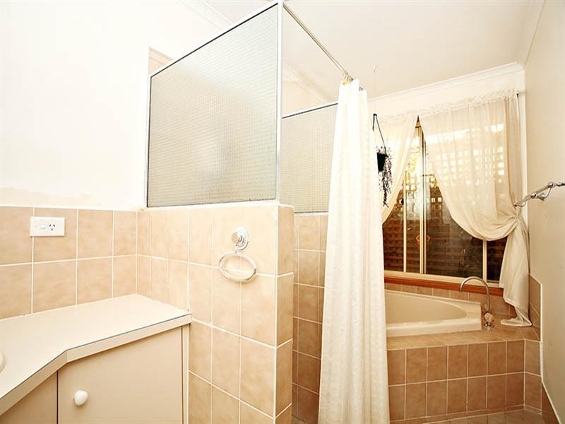 33 Moir Street, Smithfield SA 5114