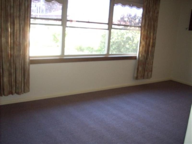 16 Oldham Road, Elizabeth Vale SA 5112