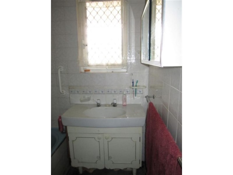 16 Oldham Road, Elizabeth Vale SA 5112