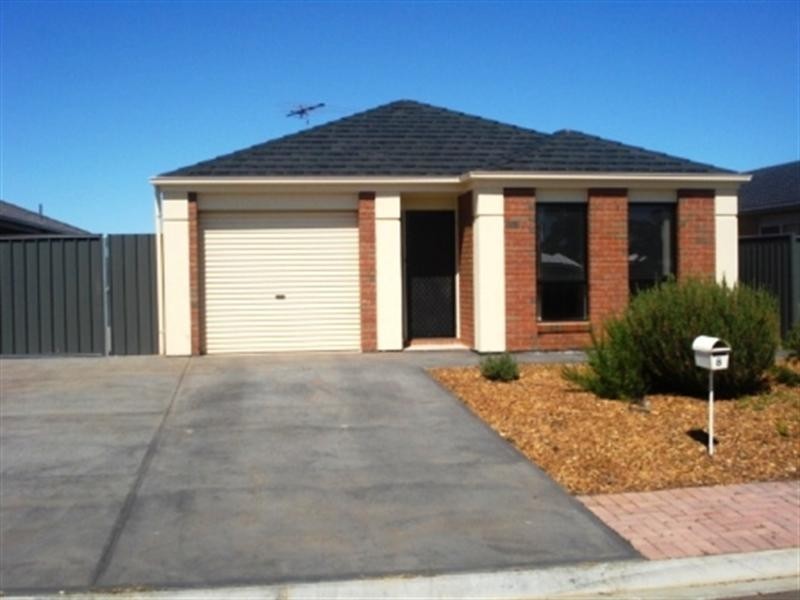 8 Albert Court, Andrews Farm SA 5114