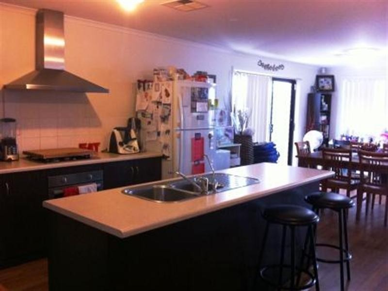 8 Albert Court, Andrews Farm SA 5114