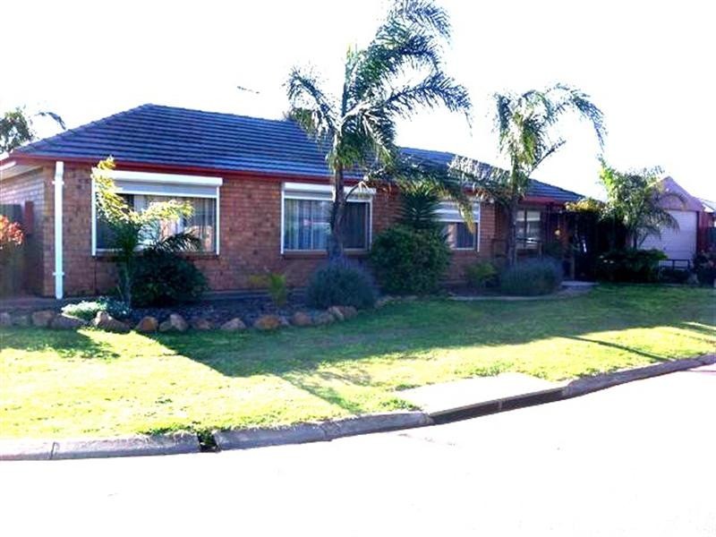 12 Riddoch Drive, Andrews Farm SA 5114