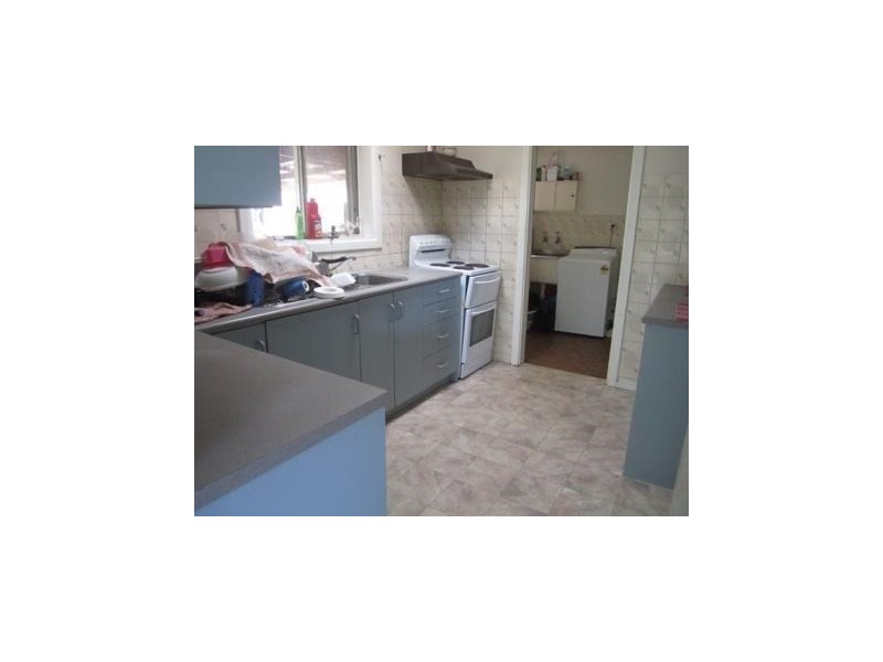 8 Uphall Street, Elizabeth Park SA 5113