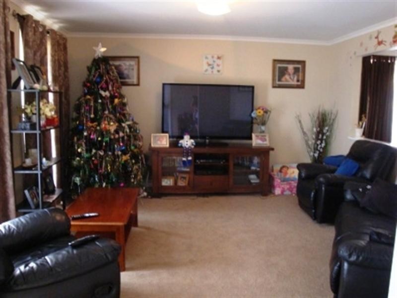 12 Dawn Close, Andrews Farm SA 5114