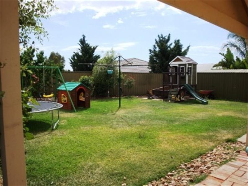 12 Dawn Close, Andrews Farm SA 5114