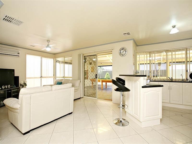 96 President Avenue, Andrews Farm SA 5114