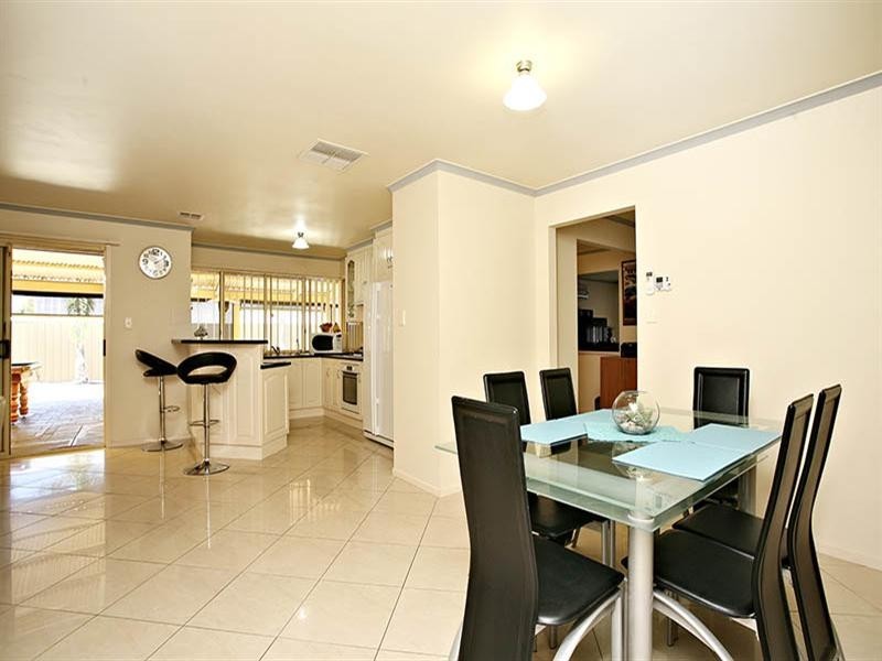 96 President Avenue, Andrews Farm SA 5114