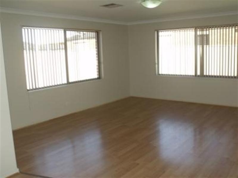 2 Overlander Way, Smithfield SA 5114