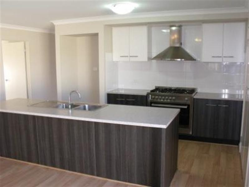 2 Overlander Way, Smithfield SA 5114