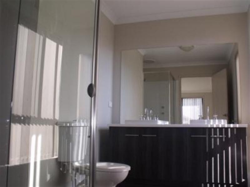 2 Overlander Way, Smithfield SA 5114