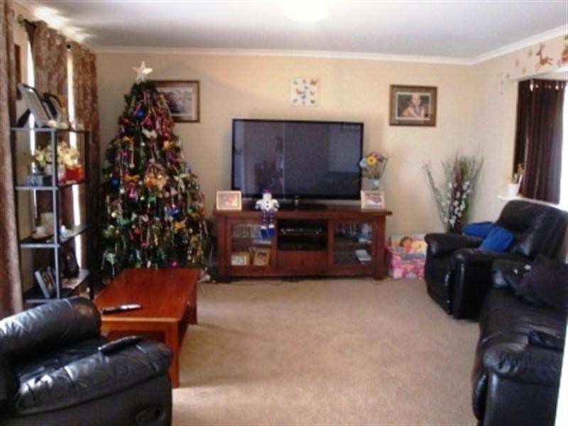 12 Dawn Close, Andrews Farm SA 5114