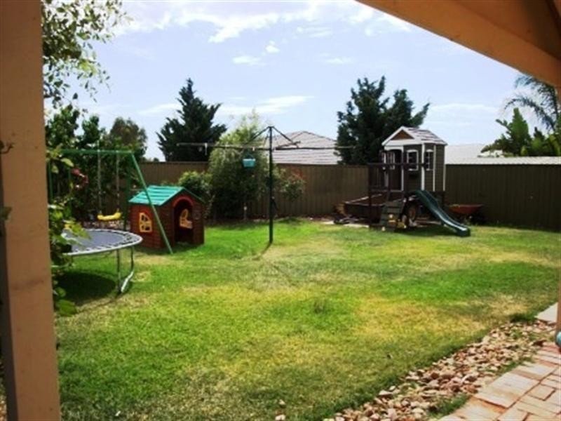 12 Dawn Close, Andrews Farm SA 5114