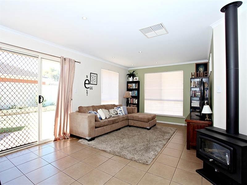 12 Vine Parade, Munno Para West SA 5115