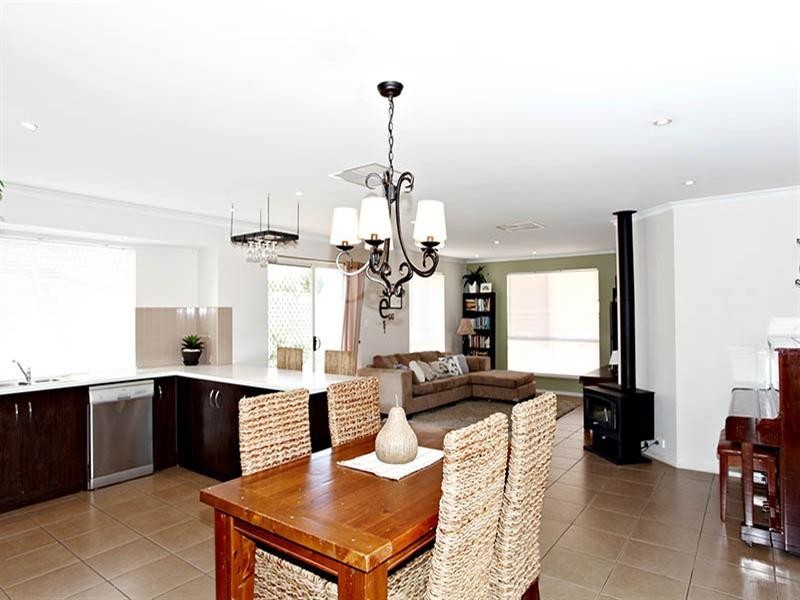 12 Vine Parade, Munno Para West SA 5115