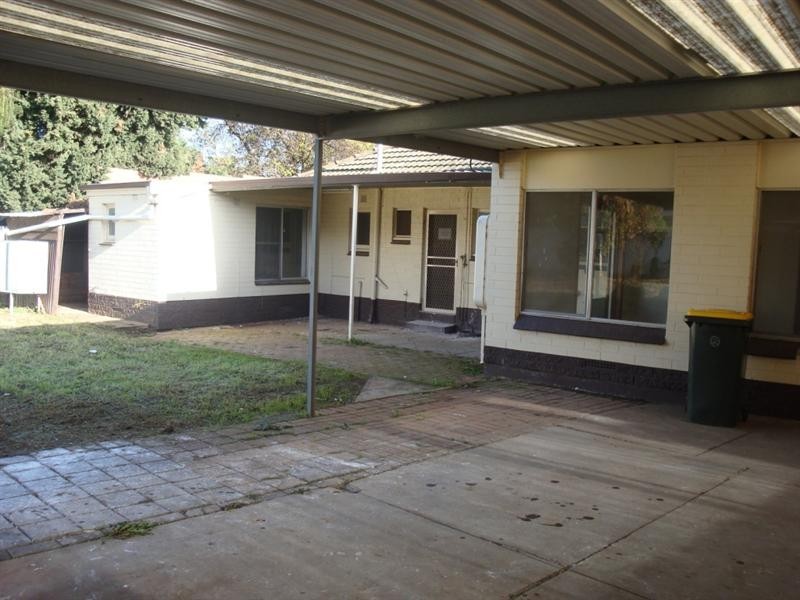 10 Mclean Court, Elizabeth Park SA 5113