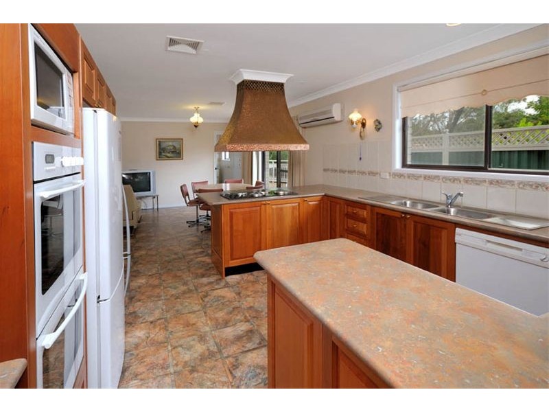 8 Ellery Place, Dolans Bay NSW 2229