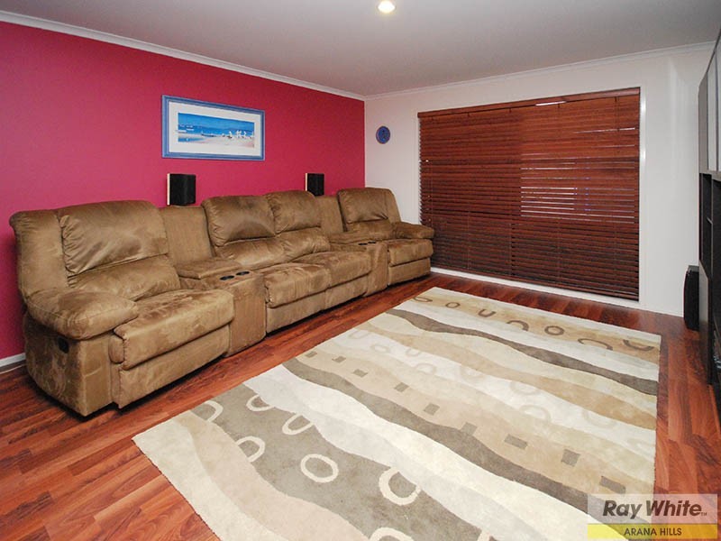 4 Jones Place, Arana Hills QLD 4054