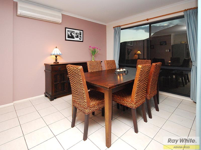 4 Jones Place, Arana Hills QLD 4054