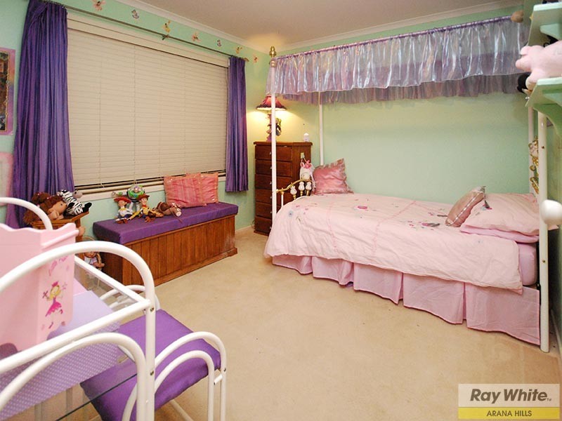 4 Jones Place, Arana Hills QLD 4054