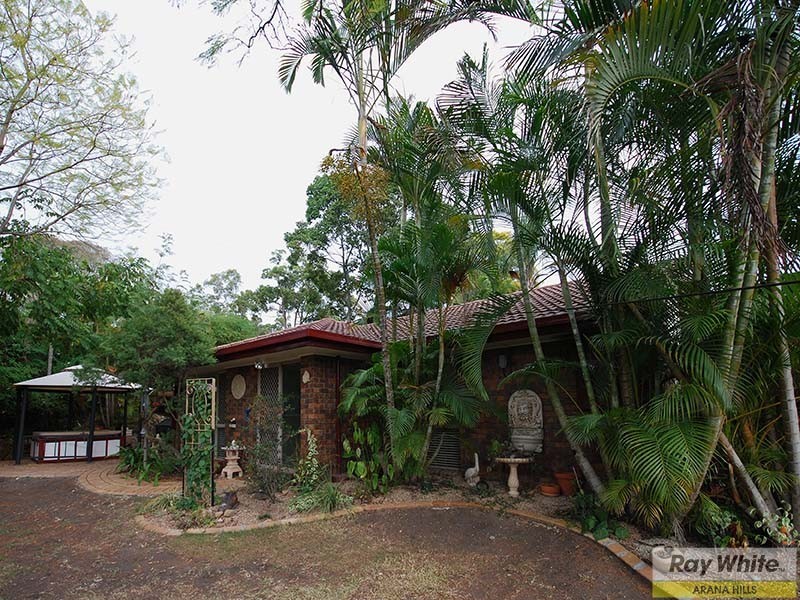 5 Doublebar Court, Arana Hills QLD 4054