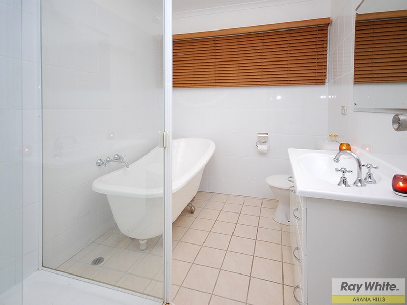 10 Hoxton Street, Arana Hills QLD 4054