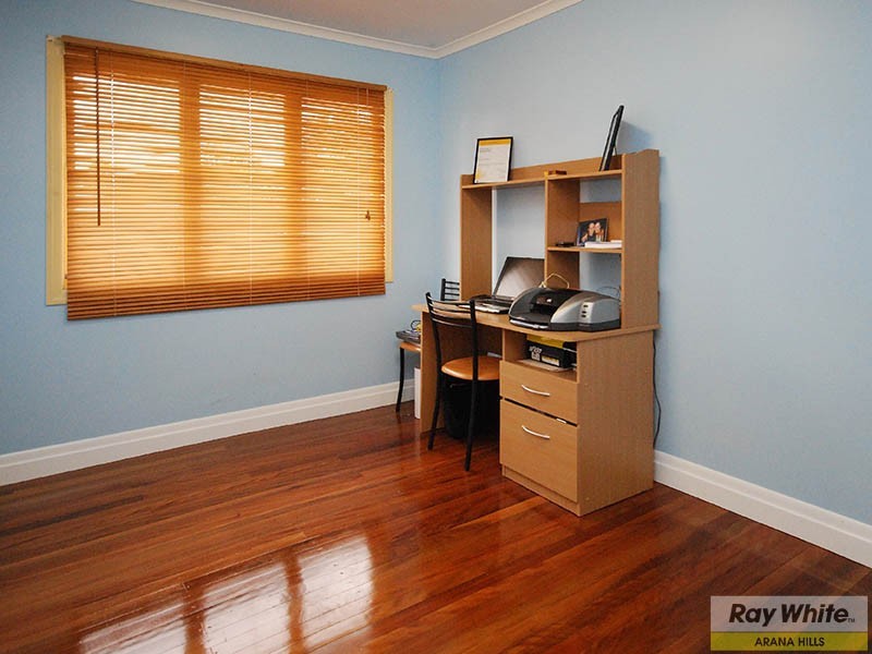 10 Hoxton Street, Arana Hills QLD 4054