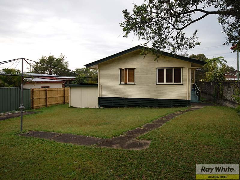 10 Hoxton Street, Arana Hills QLD 4054