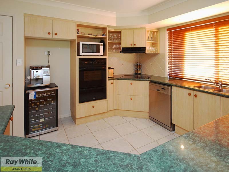 20 Reginald Avenue, Arana Hills QLD 4054