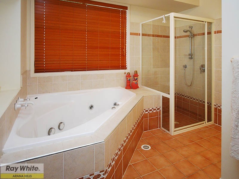 20 Reginald Avenue, Arana Hills QLD 4054