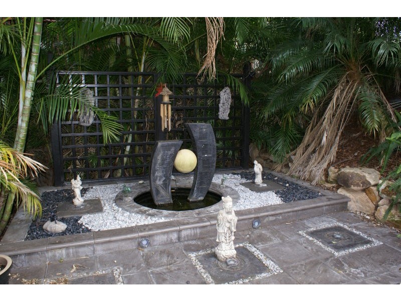 4 Woodbeck Court, Ferny Hills QLD 4055