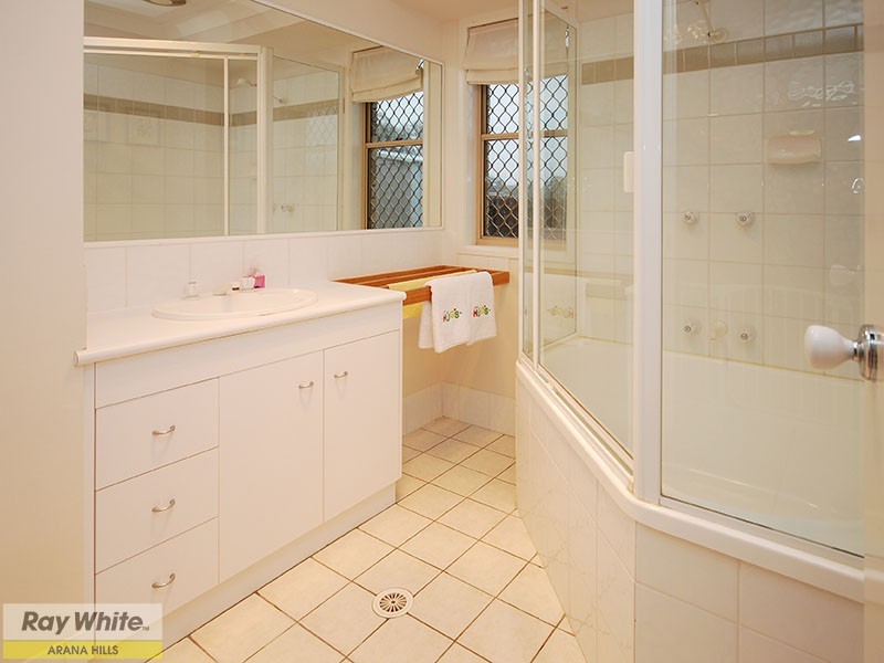 4 Vauton Court, Arana Hills QLD 4054