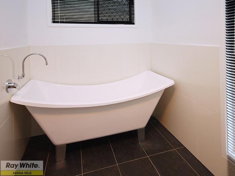 30 Woodtop Court, Ferny Hills QLD 4055