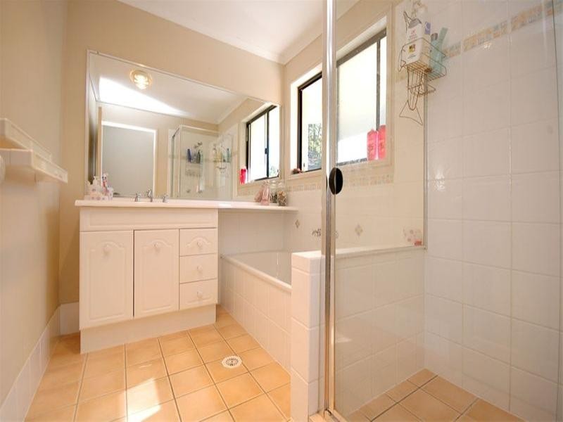 32 Carolyn Place, Ferny Grove QLD 4055