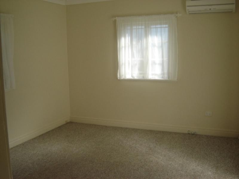 8 Hudson Avenue, Mitchelton QLD 4053