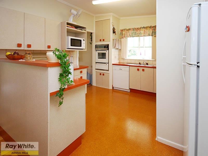 33 Caesar Road, Ferny Hills QLD 4055