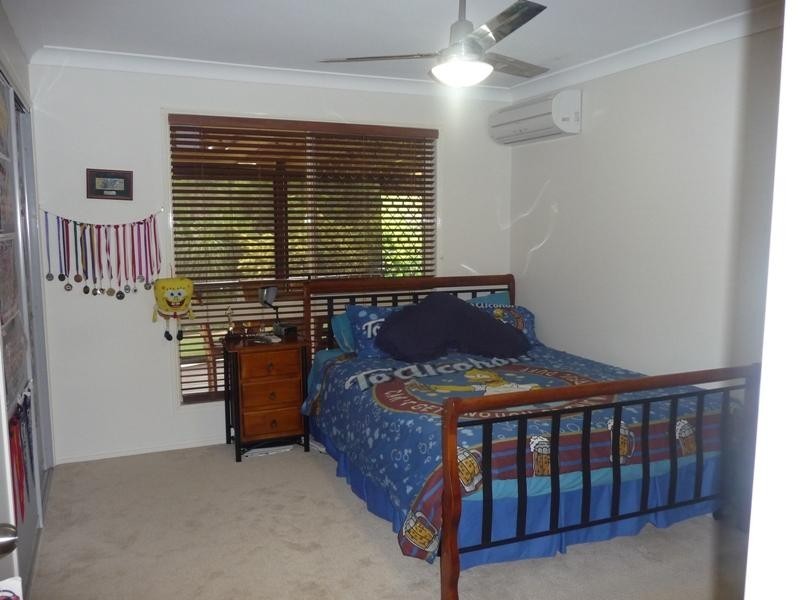 1 Falconglen Place, Ferny Grove QLD 4055