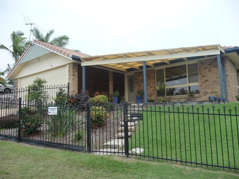 1 Falconglen Place, Ferny Grove QLD 4055