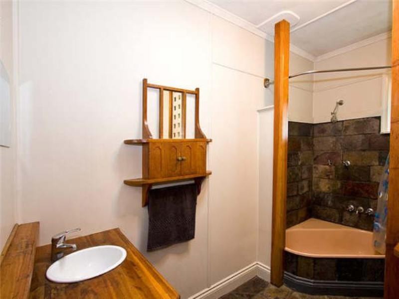 8 Park Road, Arana Hills QLD 4054