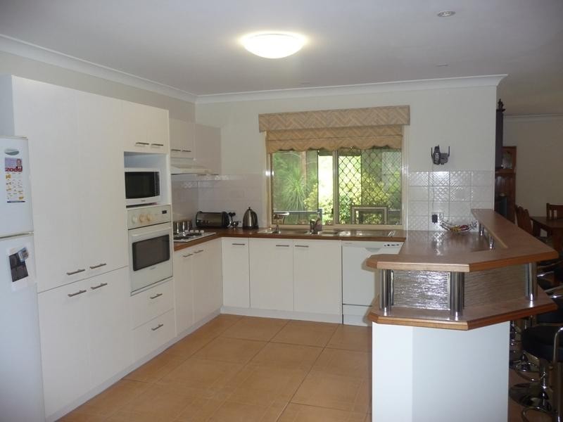 1 Falconglen Place, Ferny Grove QLD 4055