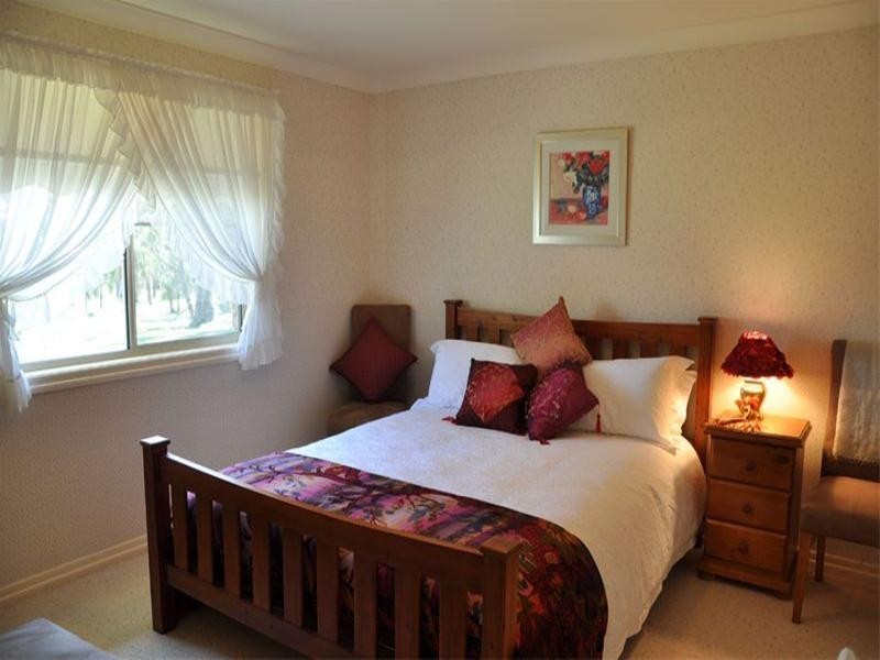 68 Roberts Road, Stanthorpe QLD 4380